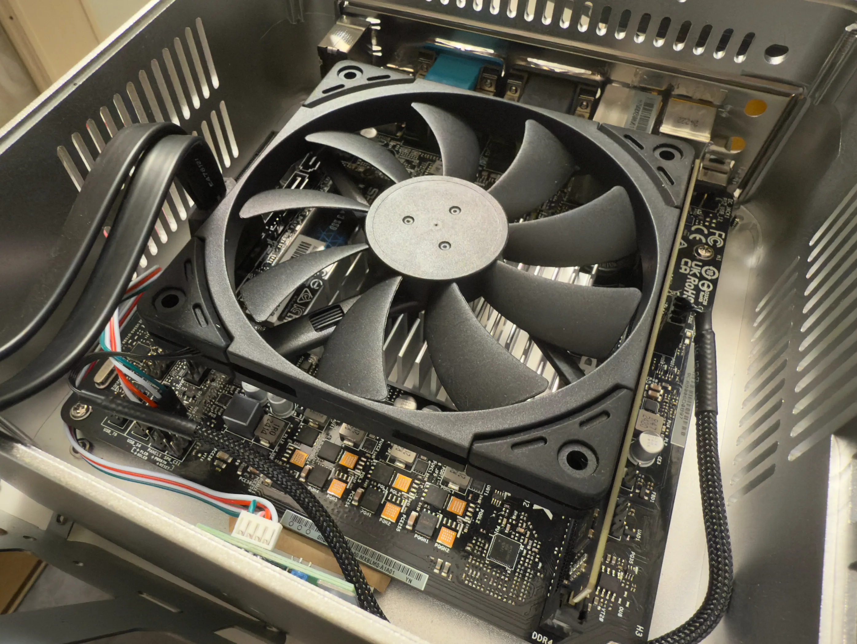 ファン取り付け